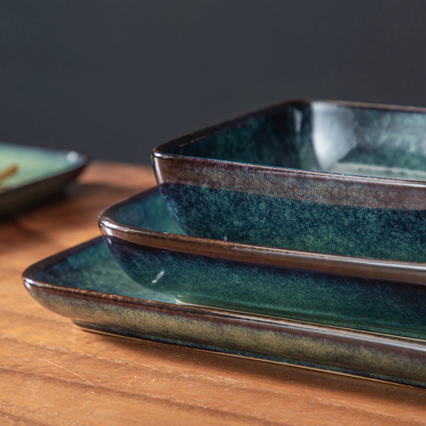 Vancasso Stern 16/32 -Piece Green Square Dinnerware Set, Ceramic Kiln-Change Glaze Tableware for 4 & 8 Person