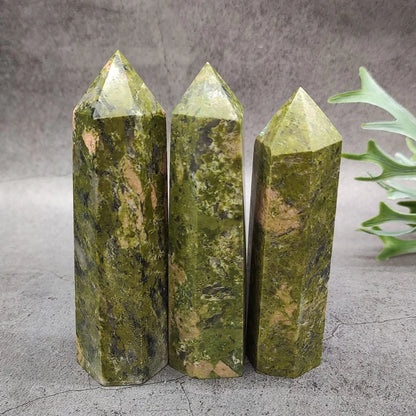 Natural Stone Crystal Point Wand for Witchcraft – Rose Quartz & Amethyst Healing Crystals, Reiki Stones, Mineral Home Décor and Craft Room Decoration